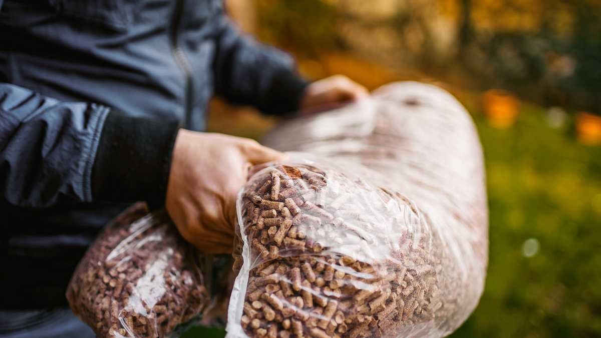 Velká novinka pro uživatele peletových kamen objevilo se inovativní řešení, které vás zbaví těžkých pytlů