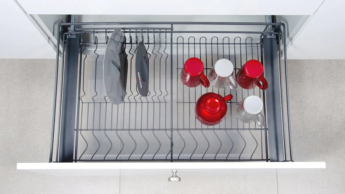 Konec tradičních odkapávačů na nádobí: nové „oblíbené“ řešení uvolní místo v kuchyni