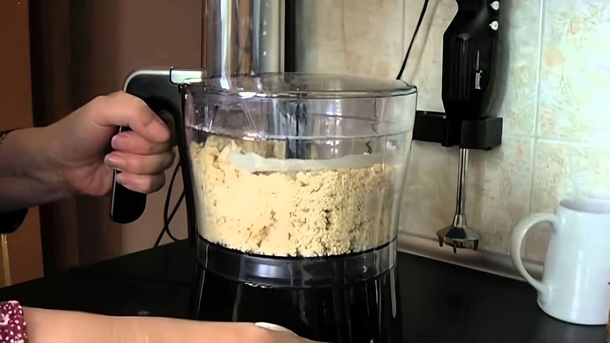 Myslel sis, že sekáček s noži umí jen sekat? Tady je 5 geniálních nápadů, jak ho využít i jinak