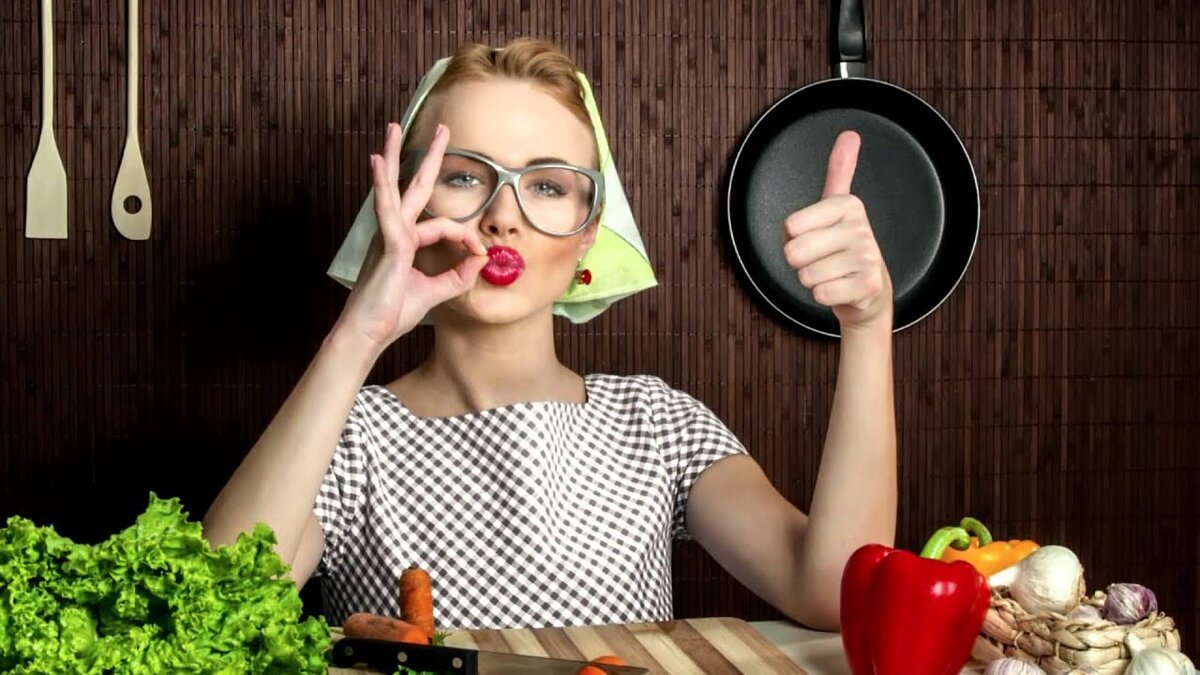 Žádný strach, že mléko uteče, ani trápení s krájením zeleniny: levné a šikovné pomůcky zjednoduší kuchyňskou rutinu v české domácnosti