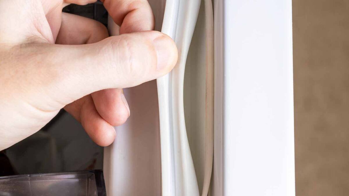 Experti varují: vložte list papíru do dveří lednice