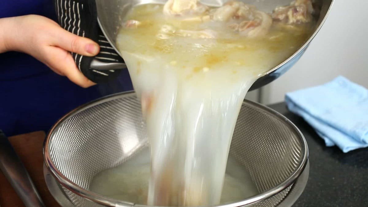 Jak uvařit opravdu chutnou kuřecí polévku: tajemství dokonalé polévky, které používají zkušení kuchaři