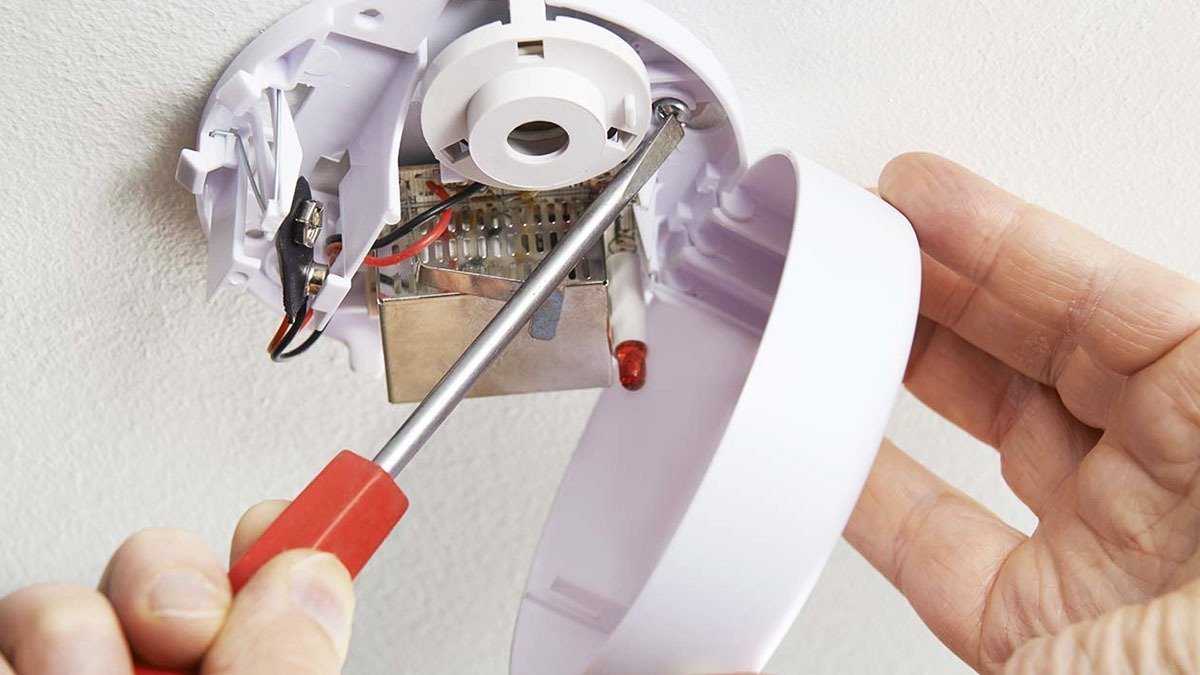 Změna už vstoupila v platnost – co jste možná nevěděli o požárním hlásiči: četli jste návod pozorně