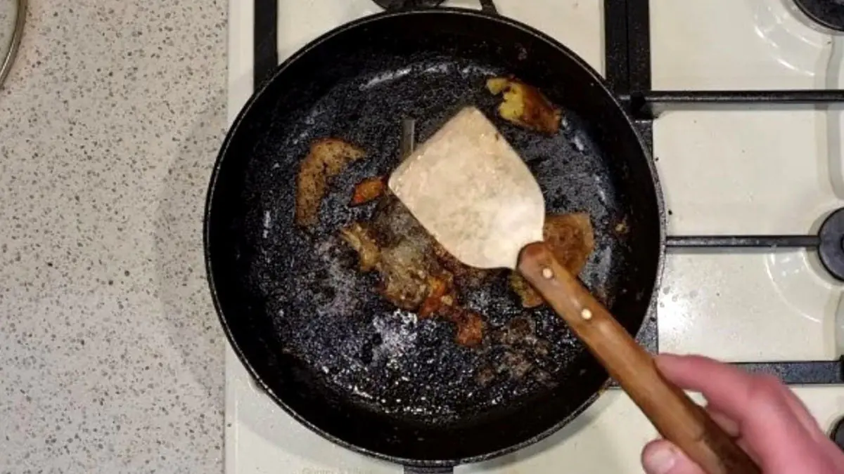 Jak domácím způsobem obnovit nepřilnavý povrch staré pánve