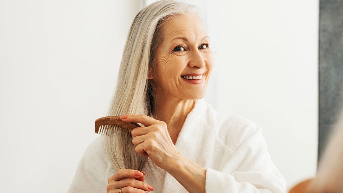 ohou šedé vlasy znovu zčernat? Odborník radí 5 druhů potravin pro černé vlasy a vysvětluje, proč si je mýt dvakrát 2 ohou šedé vlasy znovu zčernat? Odborník radí 5 druhů potravin pro černé vlasy a vysvětluje, proč si je mýt dvakrát