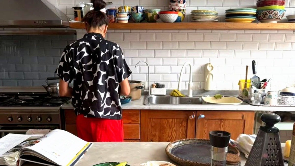 Sbohem kuchyně s horními skříňkami: známá moderátorka následuje nový trend, který se vrací v roce 2026