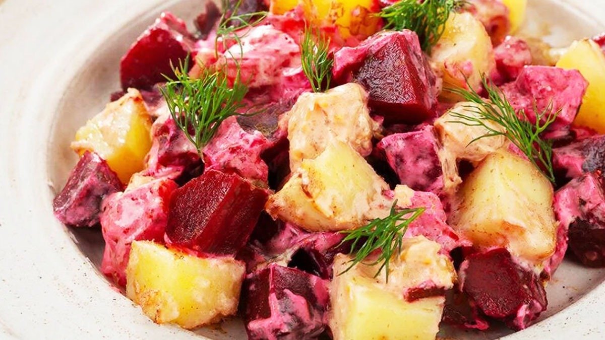 Salát jednoduchosti: smíchám jen dvě suroviny a mám rychlou dobrotu