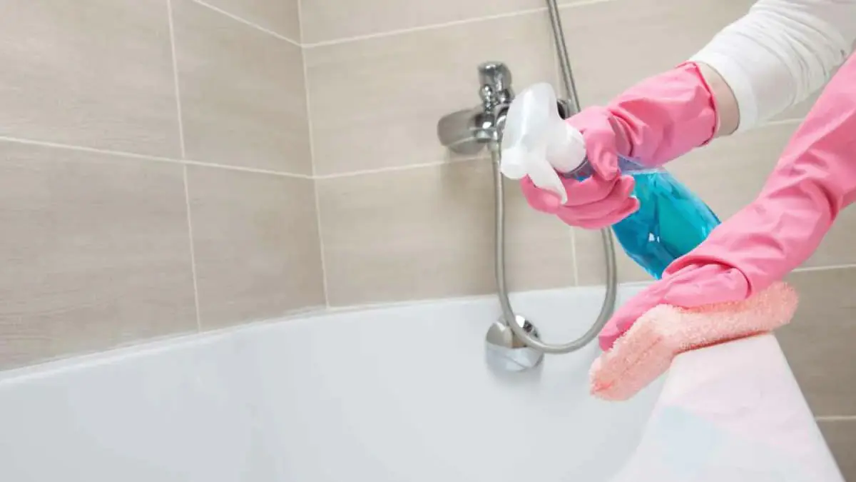 Nesmí se zavřít odtok před automatickým napouštěním vany? Správný postup, jak se vyhnout zbytkové vodě v potrubí