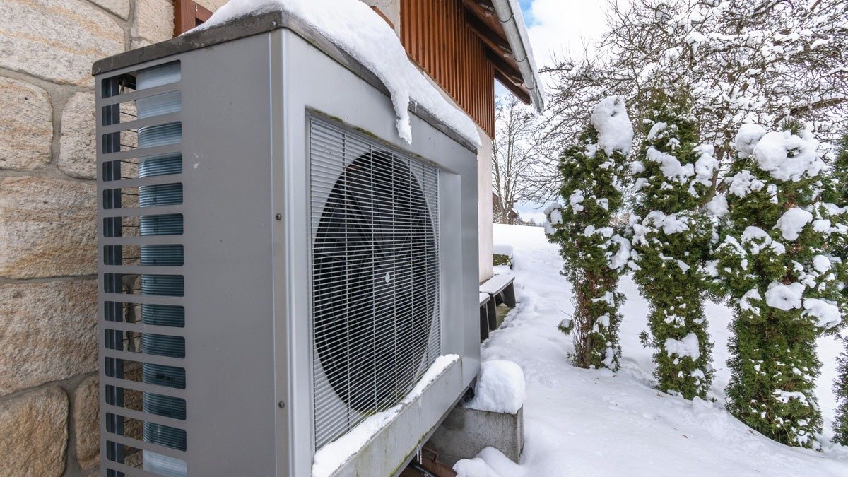 Češi, neopakujte chyby sousedů! Proč se může tepelné čerpadlo v zimě změnit v „elektrickou konvici“