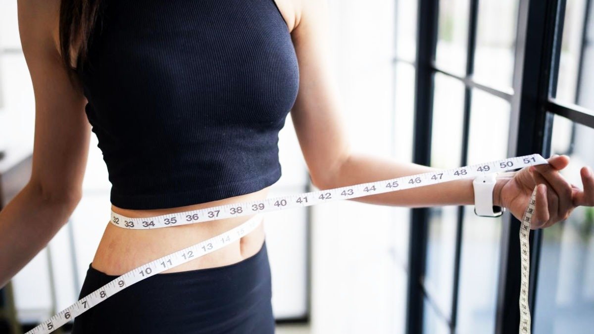 Silový trénink nebo aerobní cvičení? Výzkum našel lepší způsob, jak zhubnout