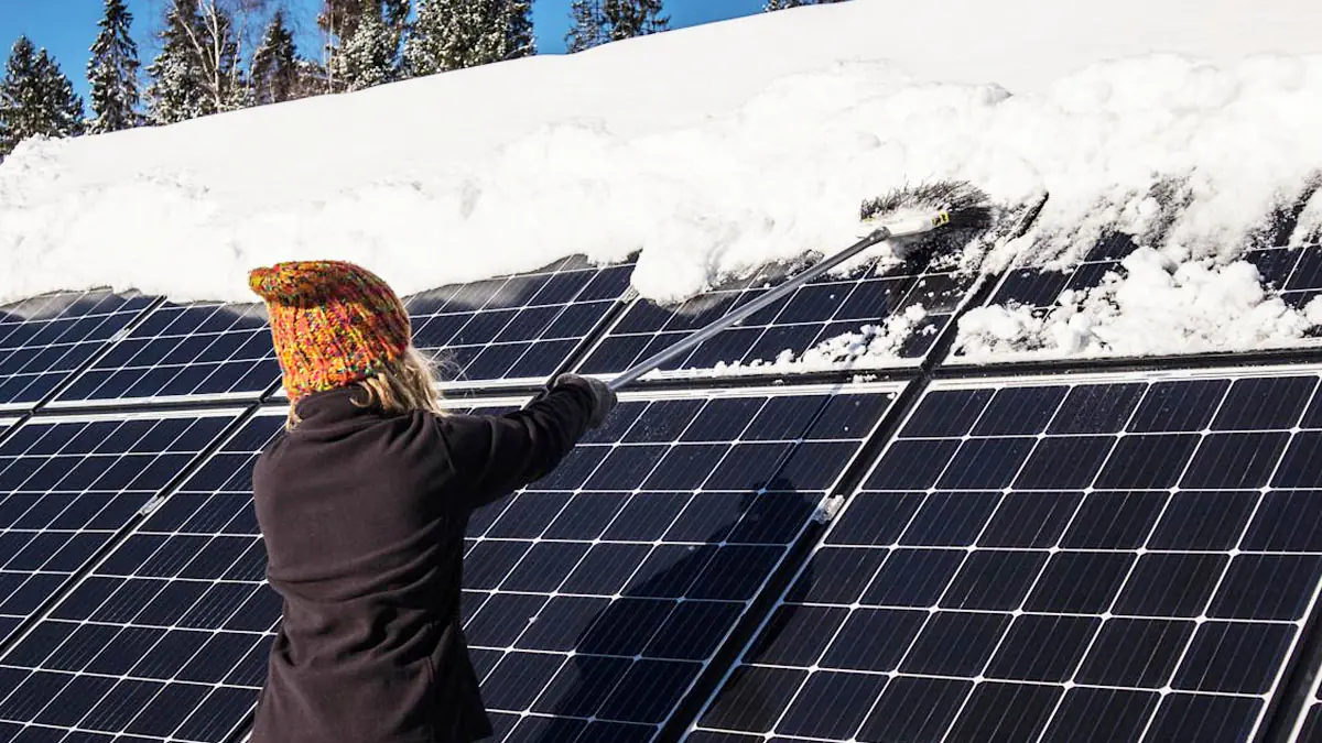 Na sociálních sítích šokuje extrémní účet za vytápění domu v Česku: „V zimě mají solární elektrárny skoro nulový přínos“