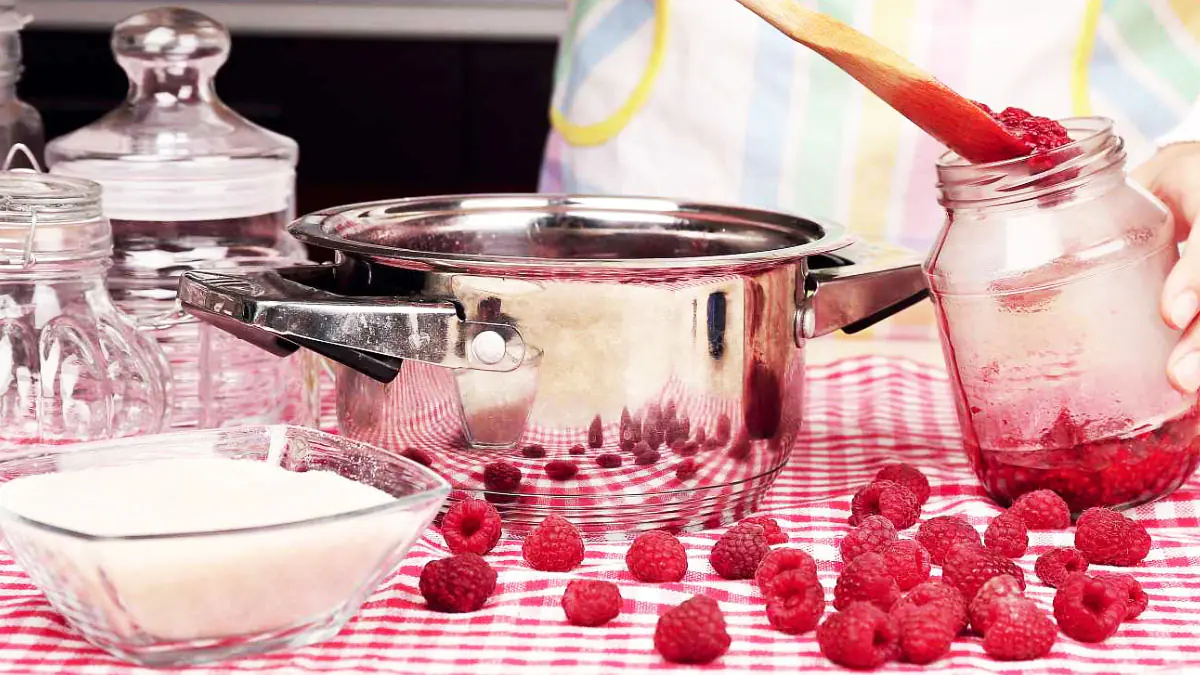 Přidala jsem lžíci marmelády do vroucího mléka — náhodný dezert za pár korun je ďábelsky dobrý 2 Přidala jsem lžíci marmelády do vroucího mléka — náhodný dezert za pár korun je ďábelsky dobrý