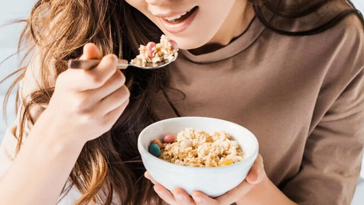 Gastroenterolog uvedl kaši, kterou sám jí každé ráno