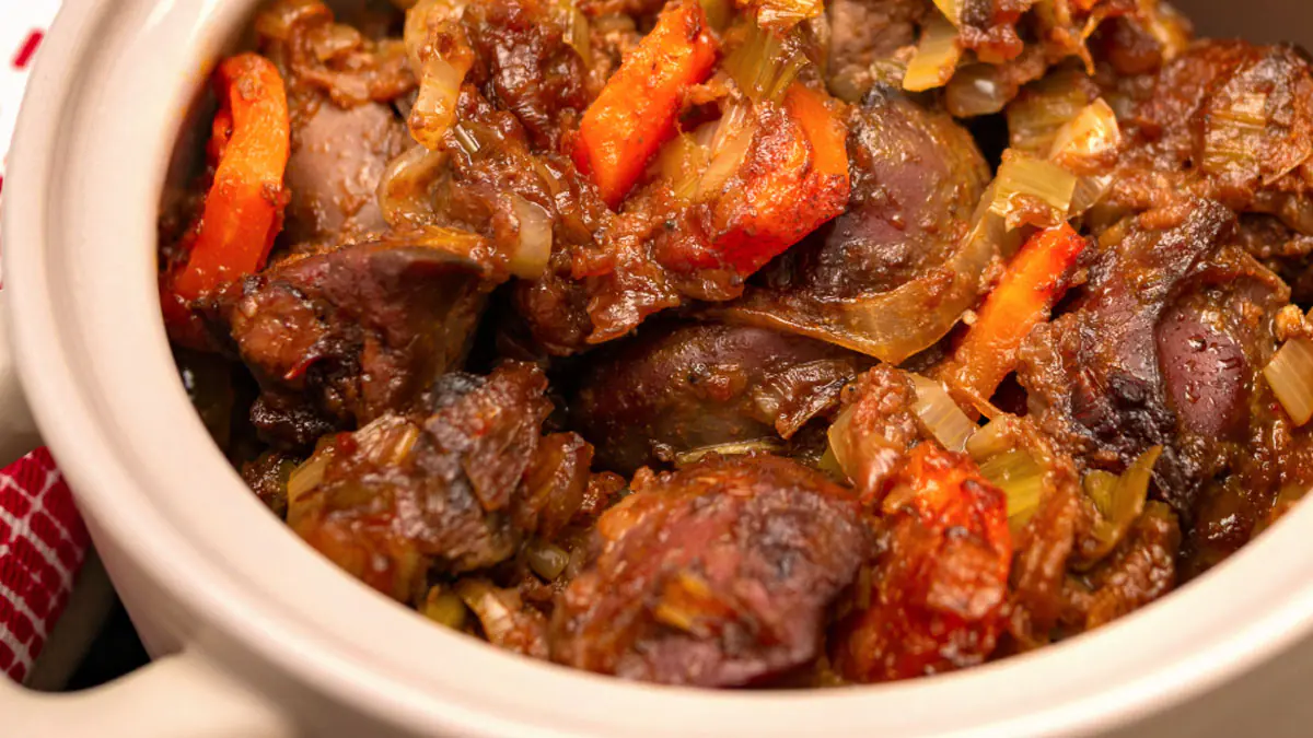 Venkovský recept na kuřecí játra v hliněném hrnci