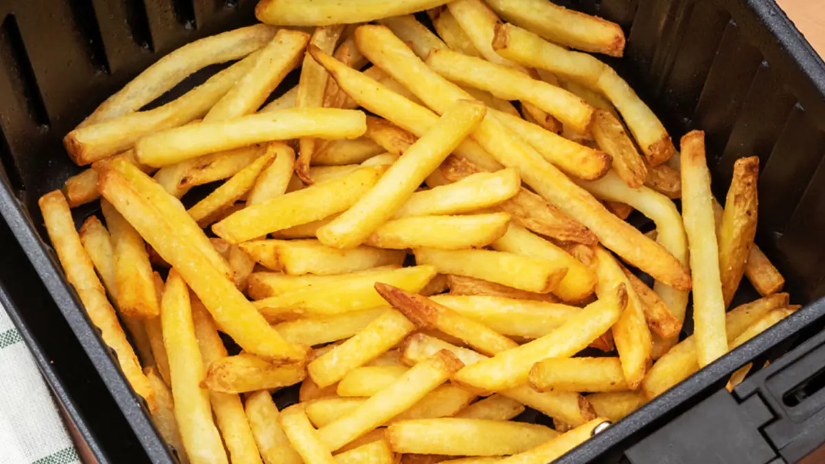 Křupavé hranolky z horkovzdušné fritézy: 3 tipy pro dokonalou přípravu