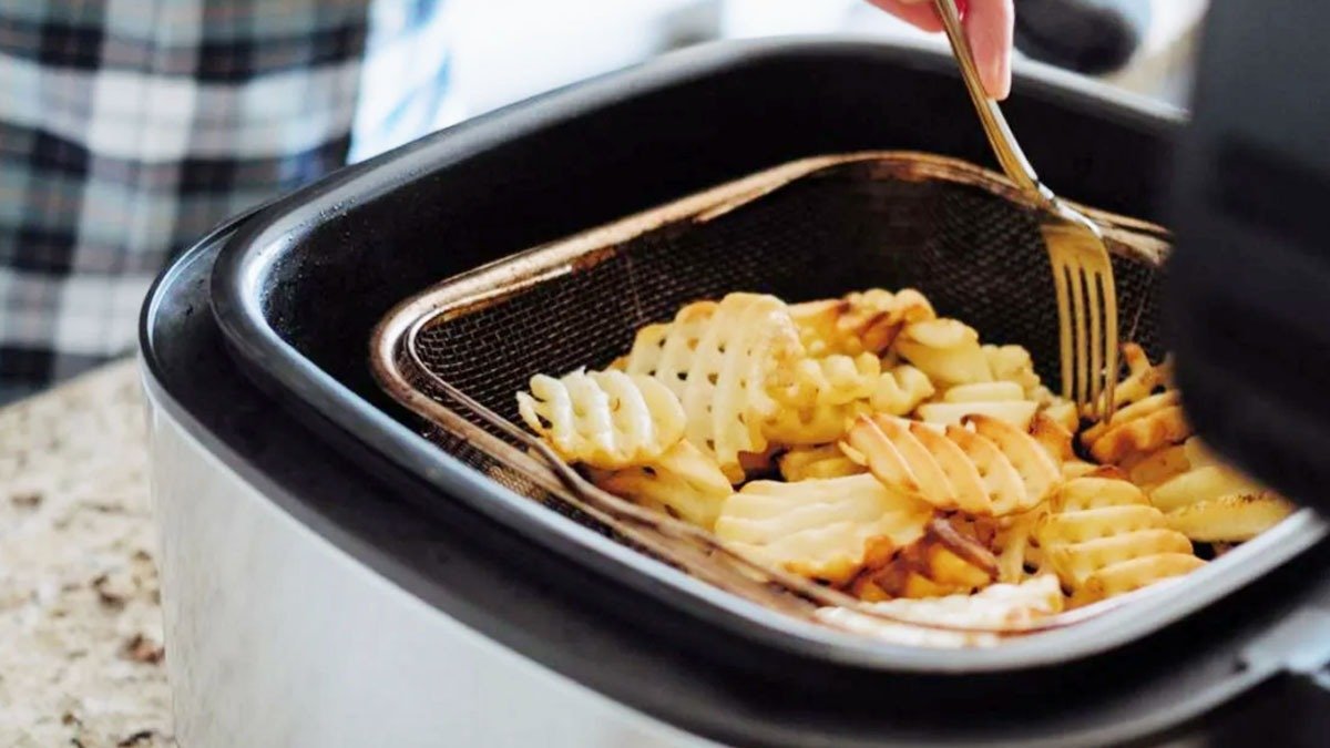 Většina lidí používá horkovzdušnou fritézu špatně