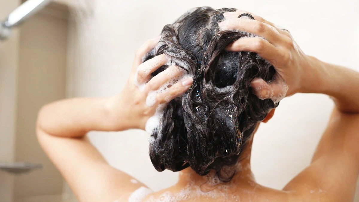 Přidávám 1 tabletu do šamponu: kořínky vlasů zůstávají čisté až 5 dní – únorový trik