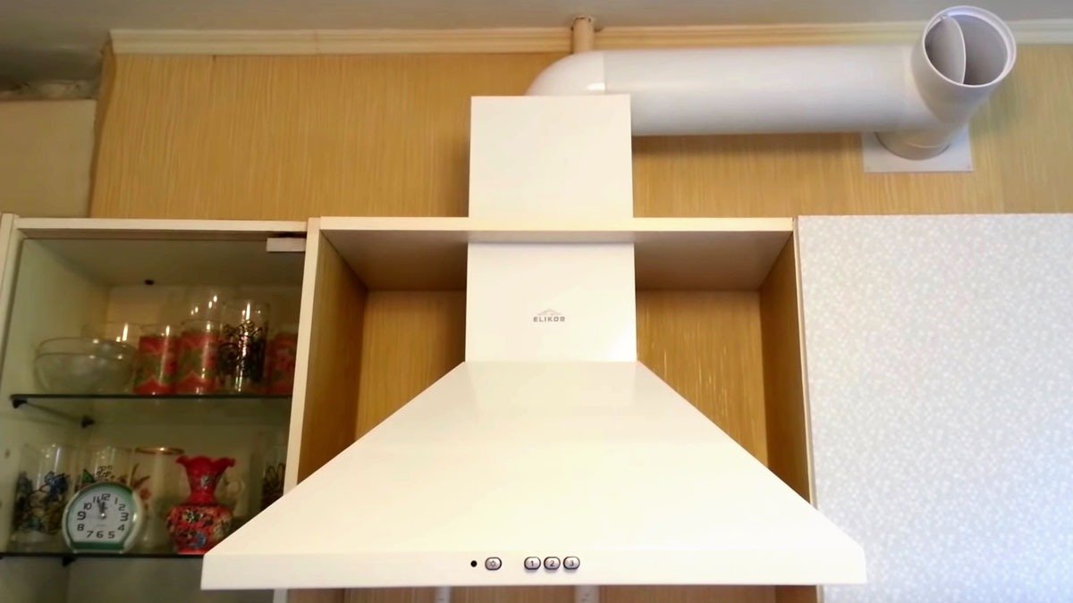 Proč chytří majitelé domů opouštějí tradiční kuchyňské digestoře