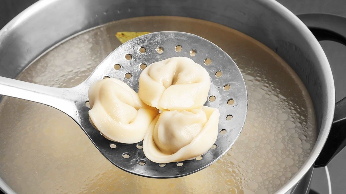 Domácí masové pelmeně pro lenochy: recept, který dobyl internet