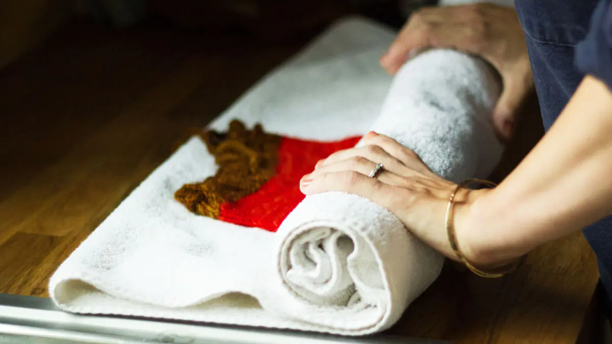 Jak sušit oblečení rychleji v zimě Jednoduchý trik, který opravdu funguje v chladném období