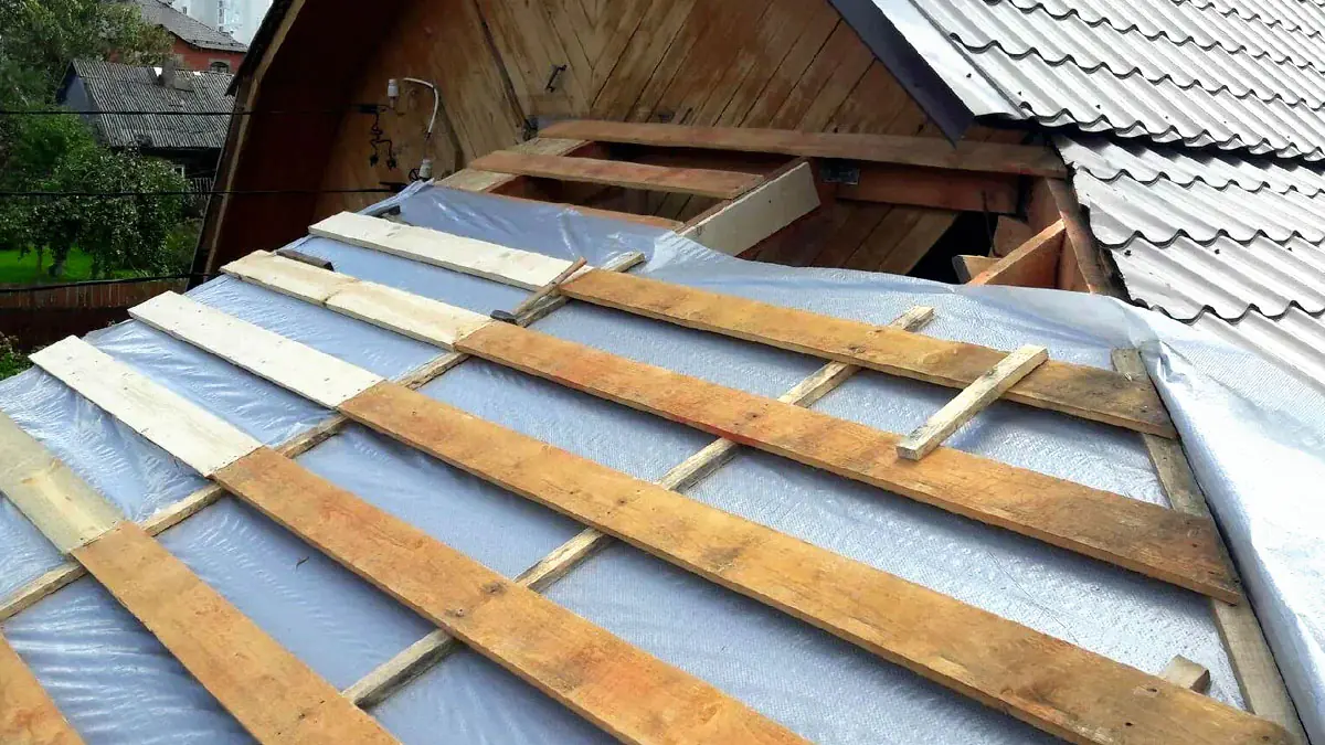 Střešní tašky jsou „cennější než zlato“ pro ty, kteří chtějí chránit své domovy 2 Střešní tašky jsou „cennější než zlato“ pro ty, kteří chtějí chránit své domovy