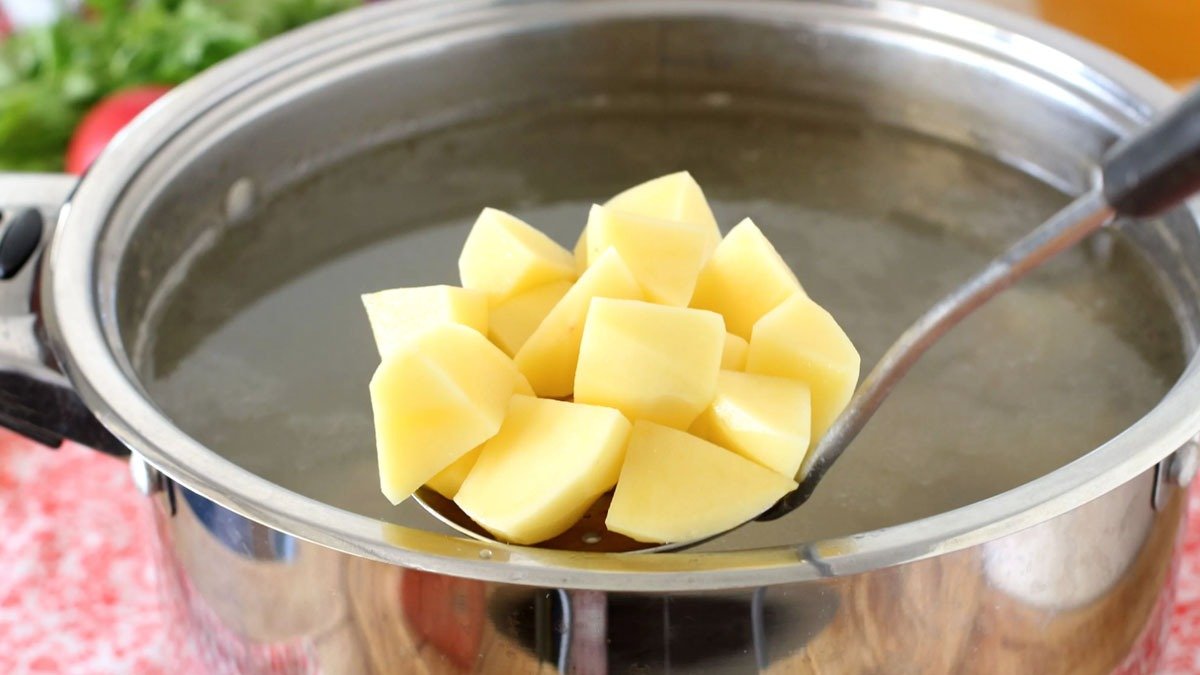 Domácí mi říkají kouzelnice, když připravím tento salát: levný a chutný