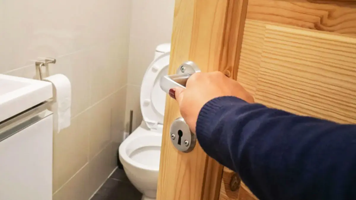 Proč je na dveřích toalety napsáno „WC“? 99 procent lidí nezná jeho význam