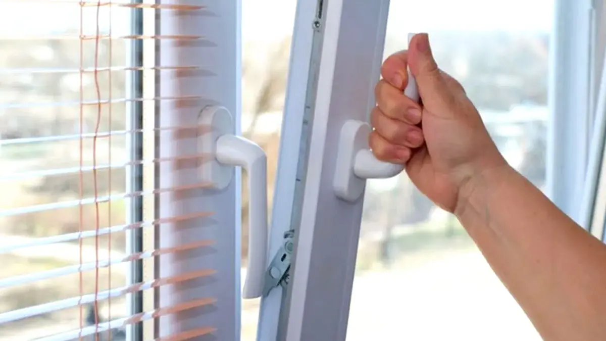 Bělidlo není potřeba: smíchejte tyto dvě věci z domácnosti, nastříkejte na plíseň na zdi a do 30 minut zmizí 2 Bělidlo není potřeba: smíchejte tyto dvě věci z domácnosti, nastříkejte na plíseň na zdi a do 30 minut zmizí