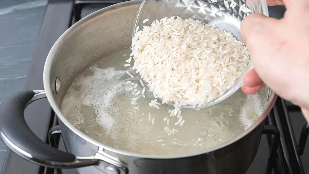 Jak uvařit rýži na sporáku, aby byla nadýchaná a jemná