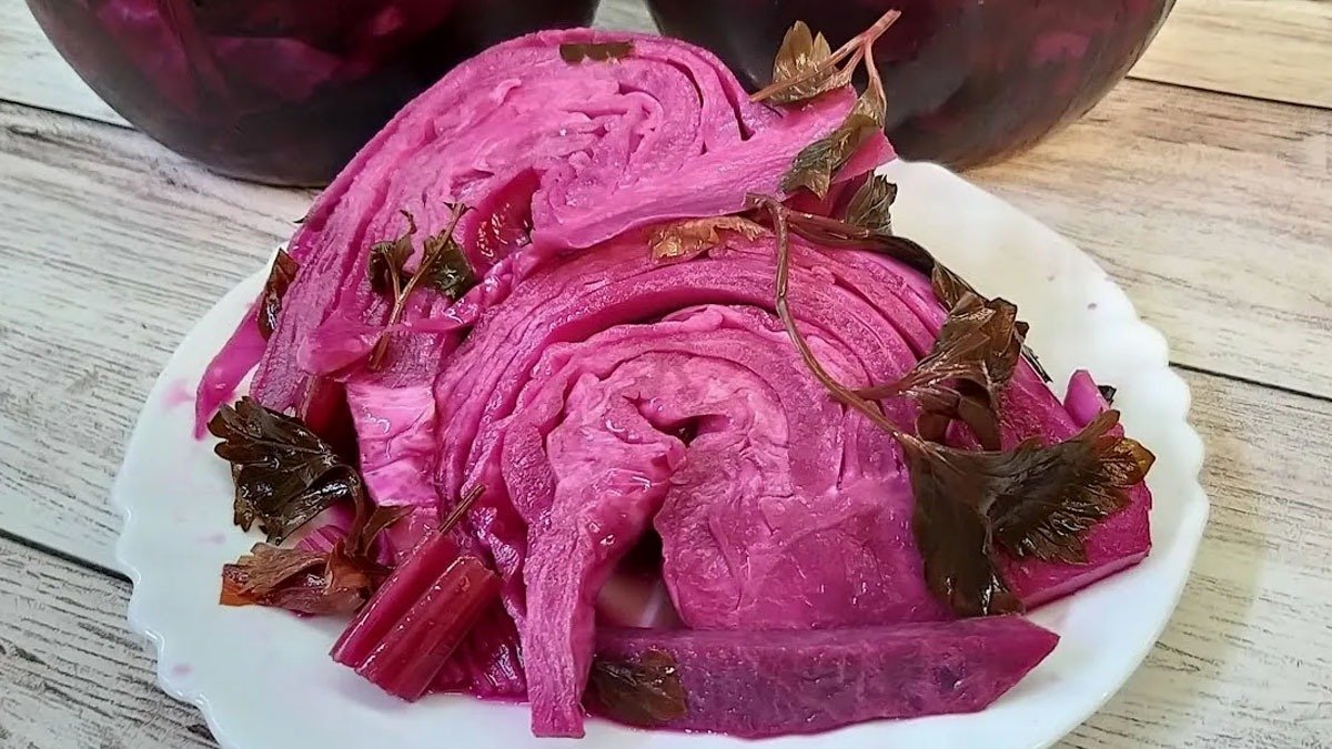 Lahodný recept z roku 1937, který byste měli vyzkoušet. Jak připravit masové kuličky s červeným zelím 2 Lahodný recept z roku 1937, který byste měli vyzkoušet. Jak připravit masové kuličky s červeným zelím