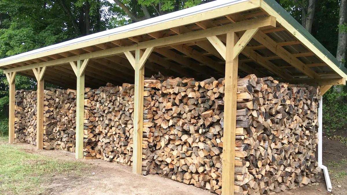 Kominíci označili dřevo, které nejméně zanáší komín a dává nejvíce tepla