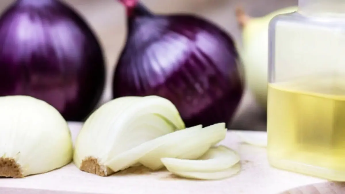 Existuje správný způsob, jak používat cibuli pro růst vlasů? Tady je odpověď