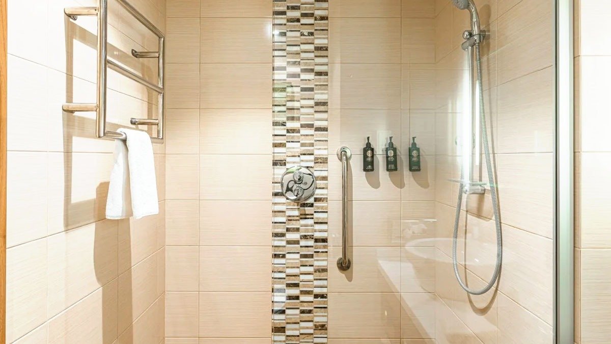 Vany a sprchové kouty vyšly z módy: dnes všichni volí tuto variantu