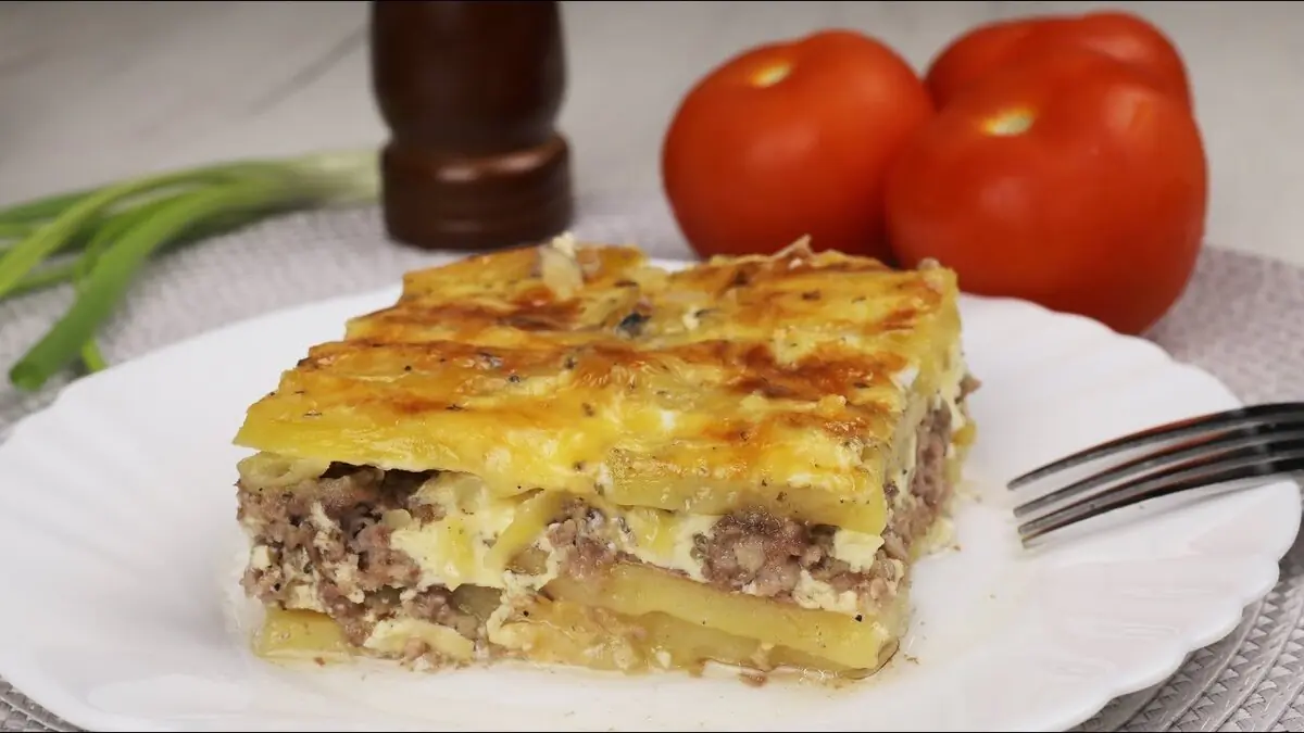 Bramborový nákyp s mletým masem — velmi chutný a šťavnatý, a připravuje se bez námahy