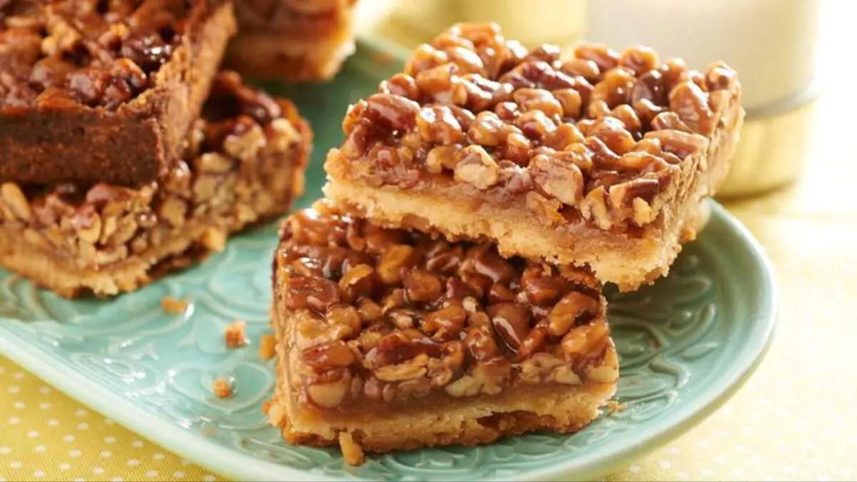 Dopřejte si dnes večer: jemné pekanové řezy bez lepku a s přirozenou sladkostí