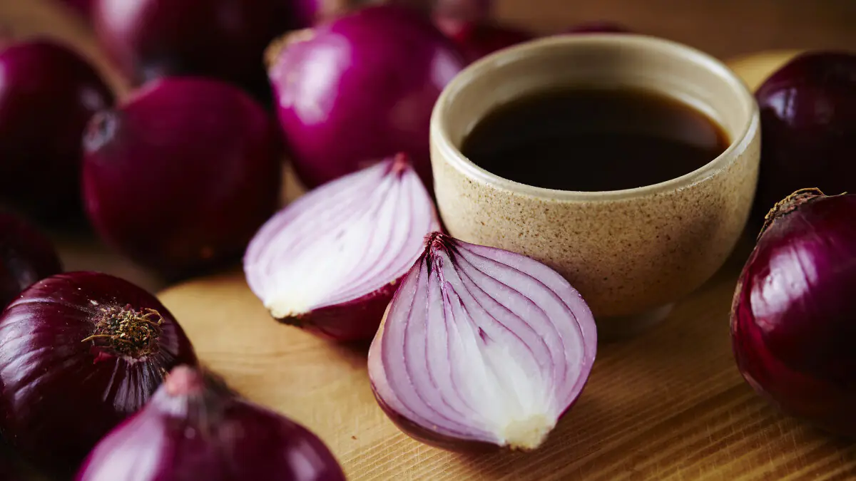 2 minuty práce a je hotovo: recept na pečenou cibuli, která zmizí ze stolu