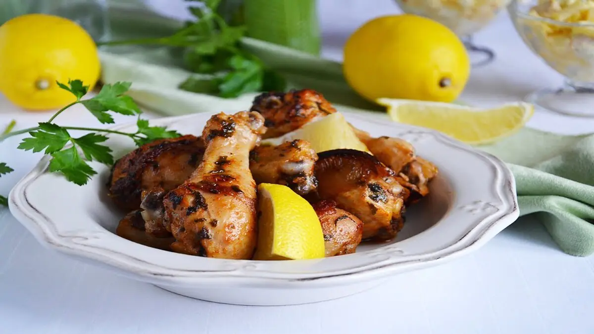 Podrumyanennaya kuřecí s citronem a tymiánem