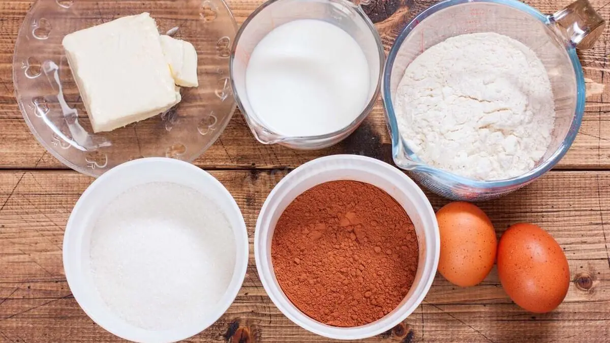 Šokoládový brownie dort na pánvi — velmi vláčný a jemný bez trouby