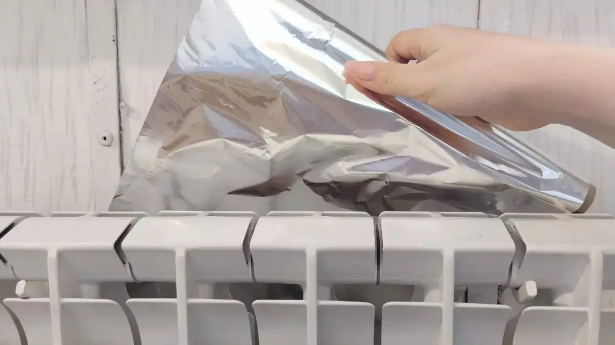 Technik topení odhaluje, proč může hliníková fólie za radiátorem zničit systém