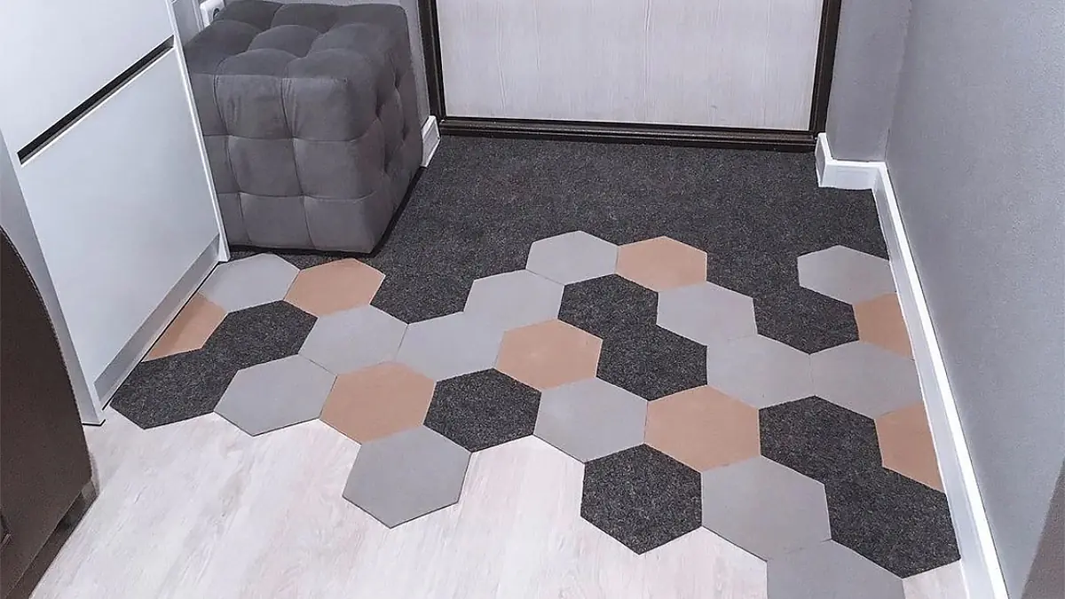 U vchodu už nikdo nepokládá rohožku: co ji v moderních interiérech nahrazuje 3 U vchodu už nikdo nepokládá rohožku: co ji v moderních interiérech nahrazuje