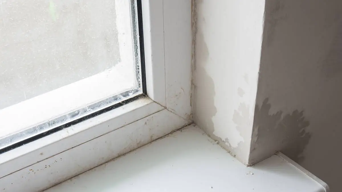 Dokud ještě topení běží, platí pravidlo 30 centimetrů: udrží domov teplejší bez vyšších nákladů 2 Dokud ještě topení běží, platí pravidlo 30 centimetrů: udrží domov teplejší bez vyšších nákladů