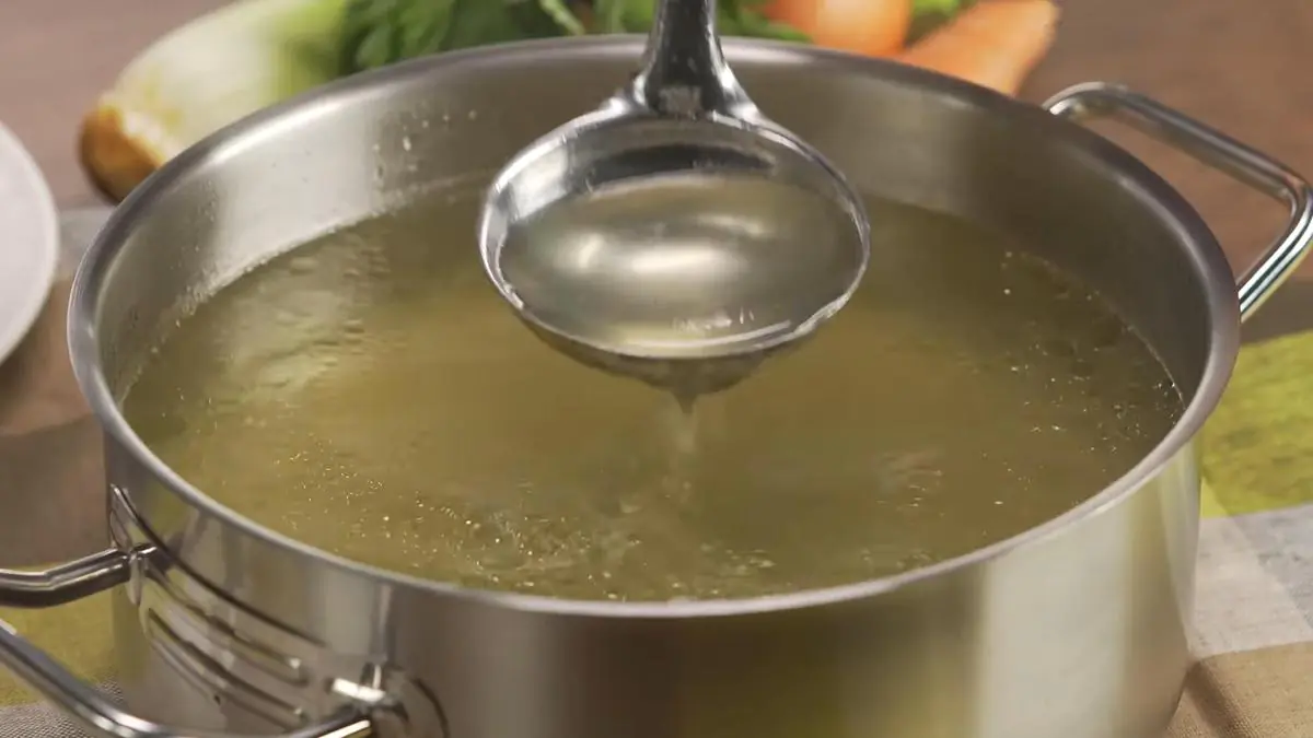 Recept na vaječnou polévku rychlé levné a výživné jídlo 3 Recept na vaječnou polévku rychlé levné a výživné jídlo