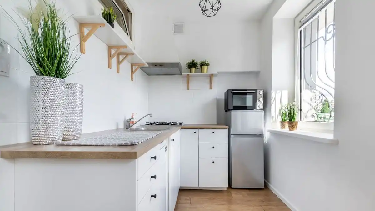 Malé kuchyně – jen místnost, nebo něco víc s moderními rohovými kuchyněmi