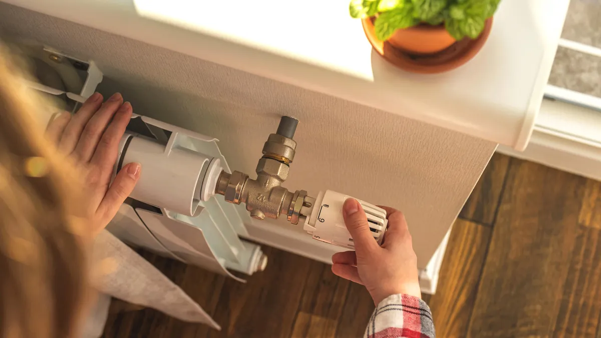 Martin Lewis konečně uzavřel spor o tom, zda nechávat topení zapnuté po celý den