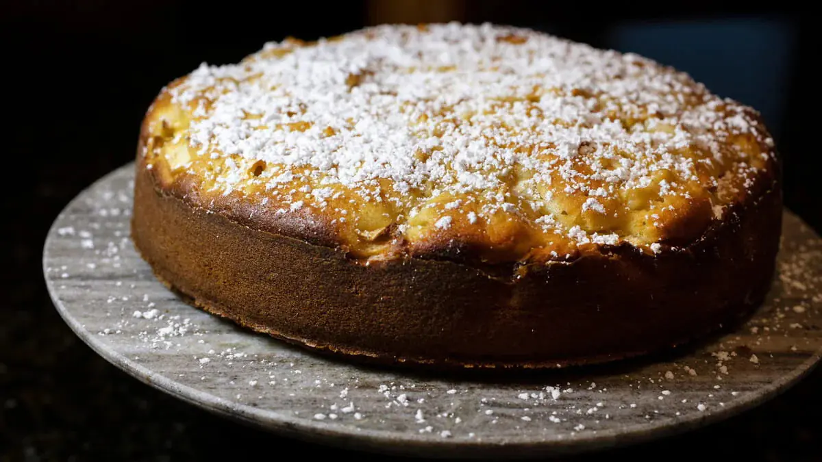 Měkký jako obláček rychlý kefírový koláč, který se doslova rozplývá na jazyku