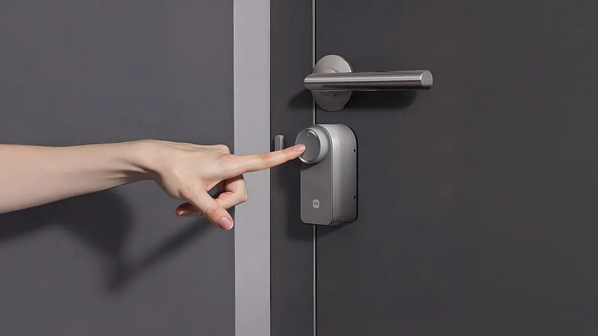 Na světový trh přichází chytrý zámek Xiaomi pro instalaci bez vrtání