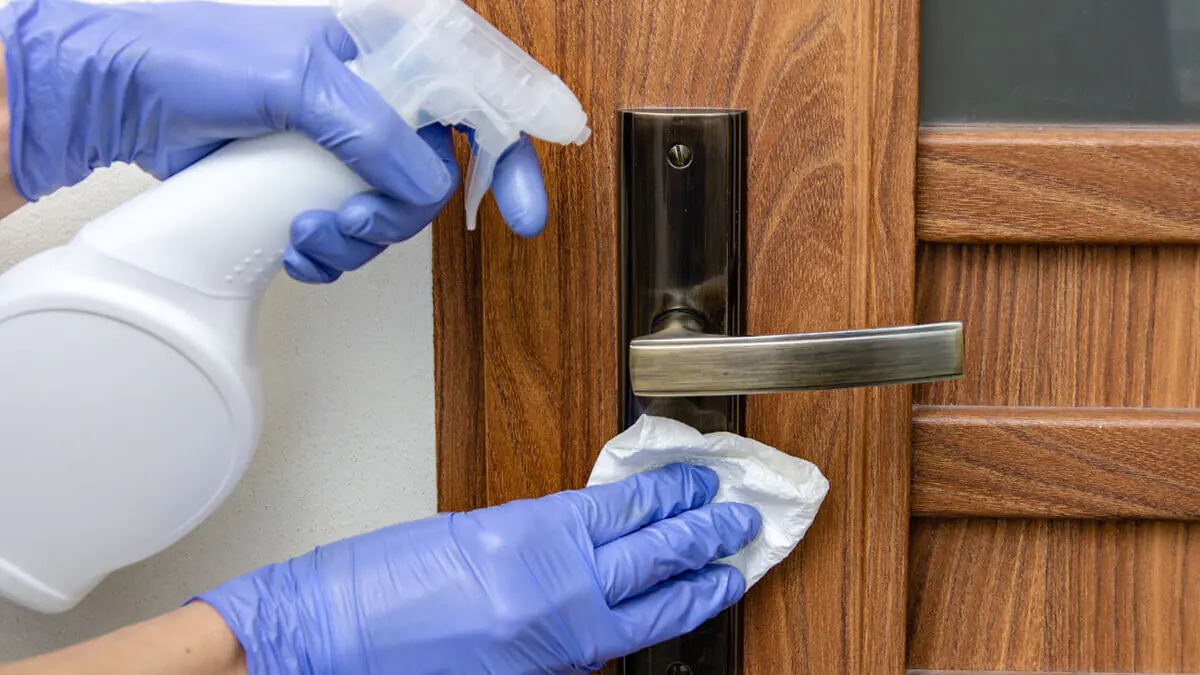 Nalijte ocet na vchodové dveře proč to doporučují a k čemu to slouží