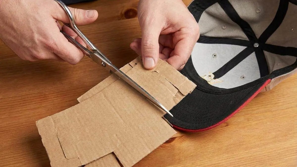 Prosím, nevyhazujte „podtácek na kelímek“, zkuste ho vložit dovnitř kšiltovky... proč jsem o téhle úžasné věci nevěděl 2 Prosím, nevyhazujte „podtácek na kelímek“, zkuste ho vložit dovnitř kšiltovky... proč jsem o téhle úžasné věci nevěděl