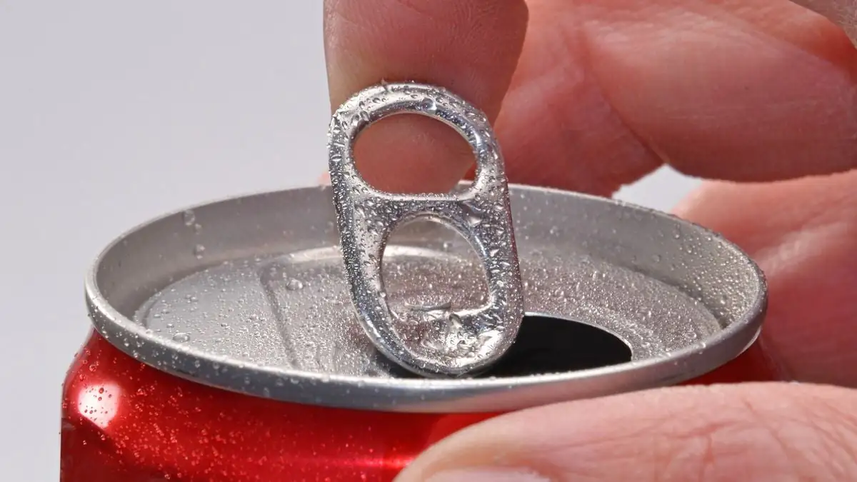 Nevyhazujte očko z plechovky — zavěste ho na ‚ramínko‘… Proč jsem o tom nevěděl dřív