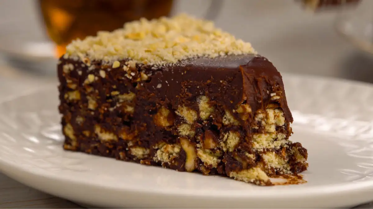 Oblíbený dort královny Alžběty s čokoládou a sušenkami